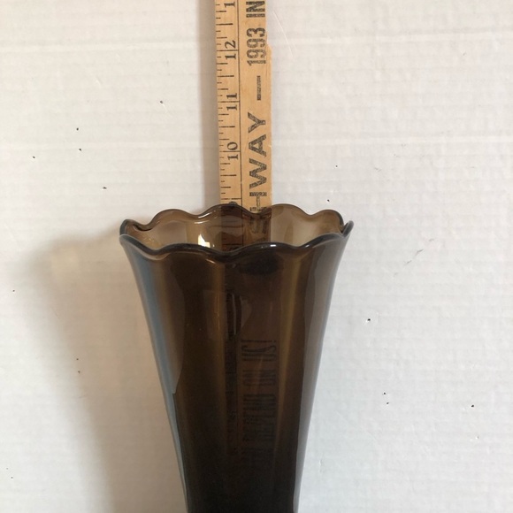 Vtg Smokey Glass Vase with Ruffle Edge - Picture 9 of 10